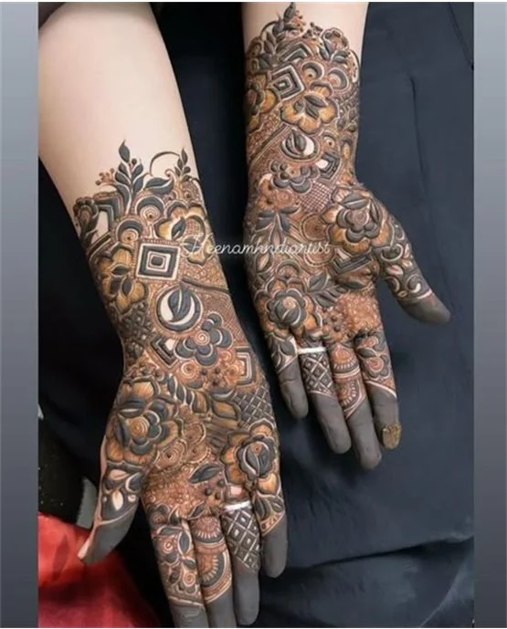 Contemporary Floral Bloom Latest Mehndi Design